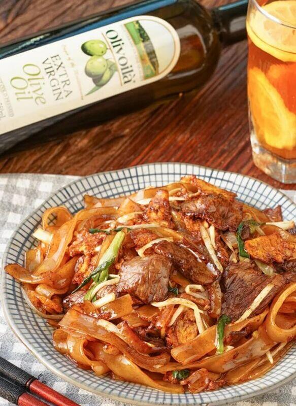 Cantonese Fried Rice Noodles